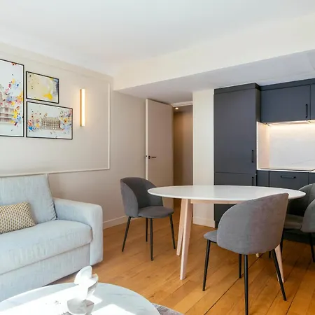 Aparthotel Adagio Opéra Parigi
