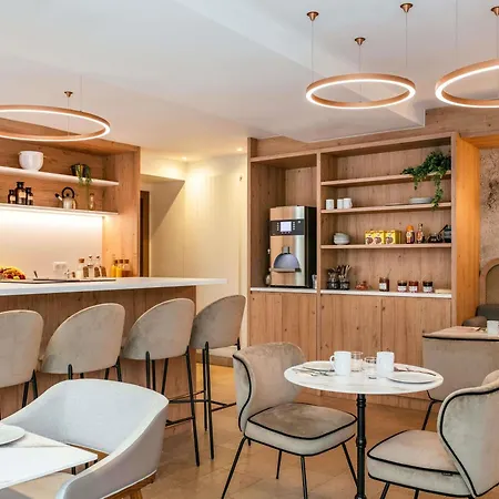 Aparthotel Adagio Opéra Parigi