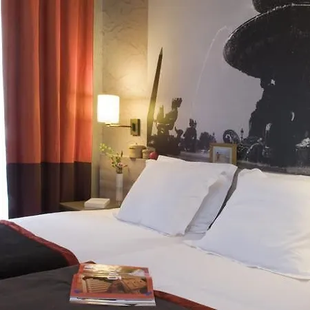 Adagio Opera Aparthotel 4*